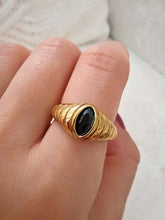 Ring mit schwarzem Stein, 18K vergoldet, Damenring
